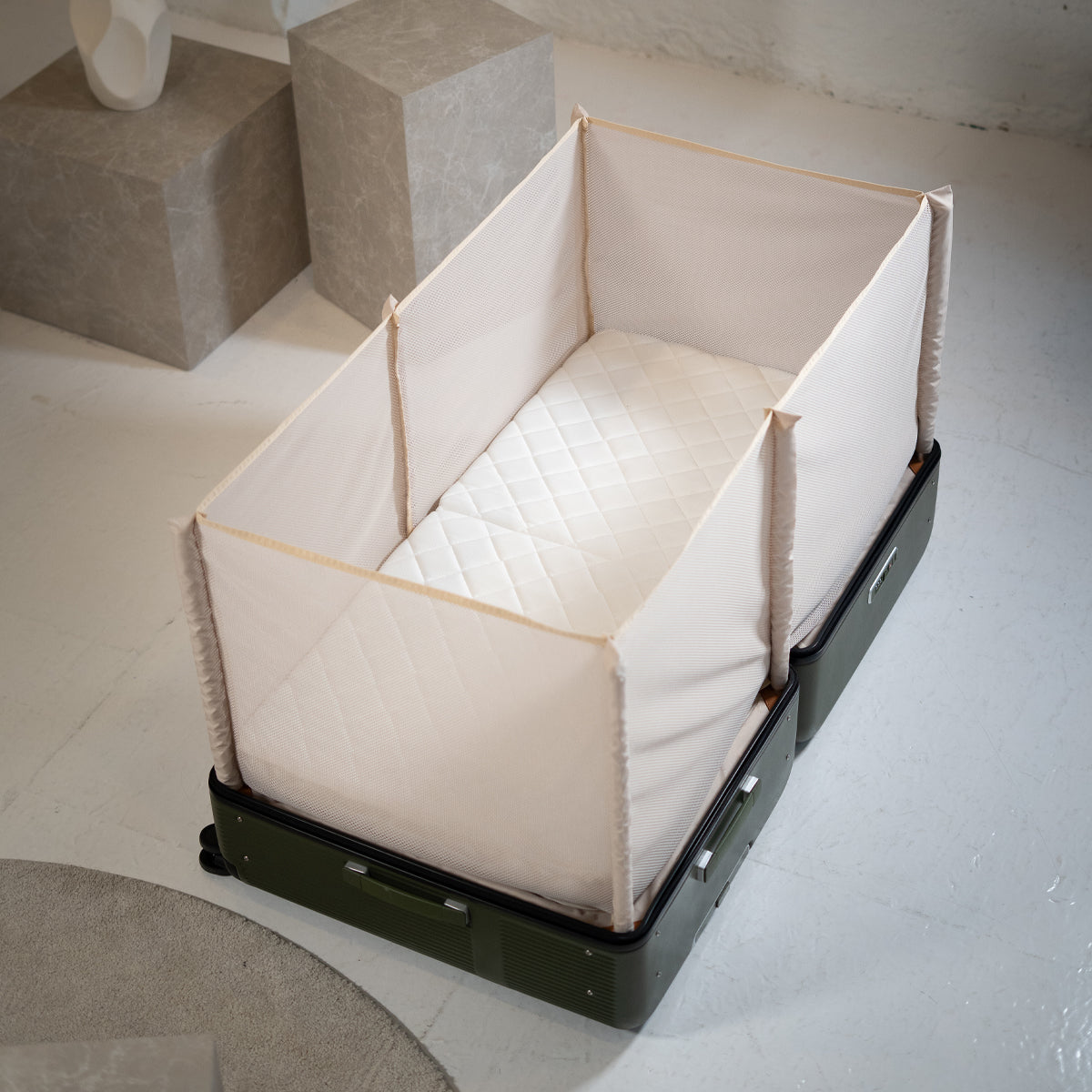 Aufgebauter CaseNapzZz Reisekoffer